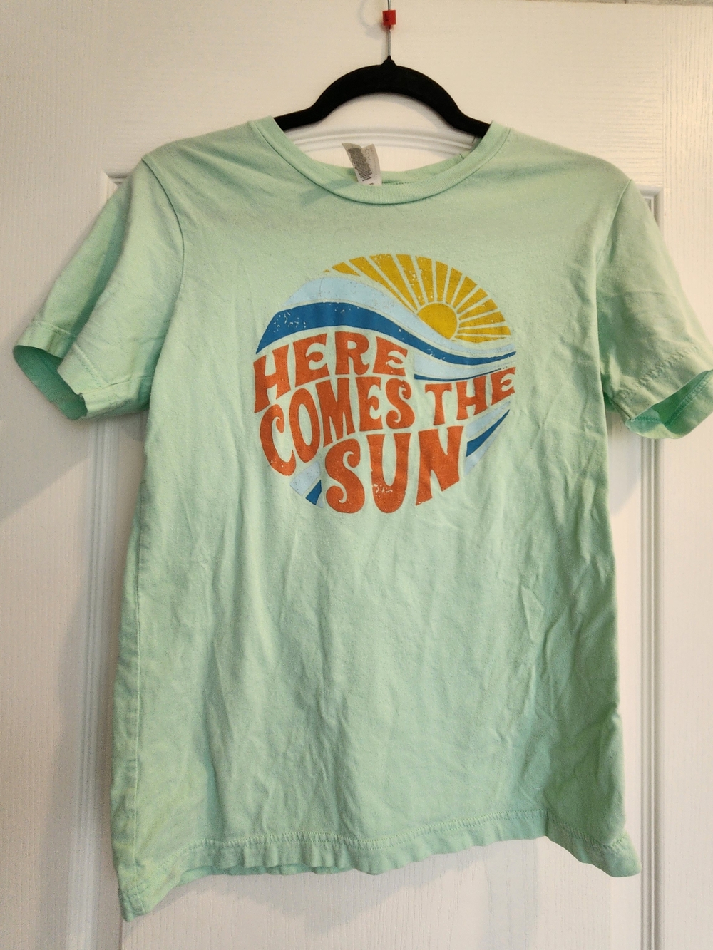 Bella Canvas Mint Short-Sleeve Graphic Tee with Orange & Blue Print S Euc